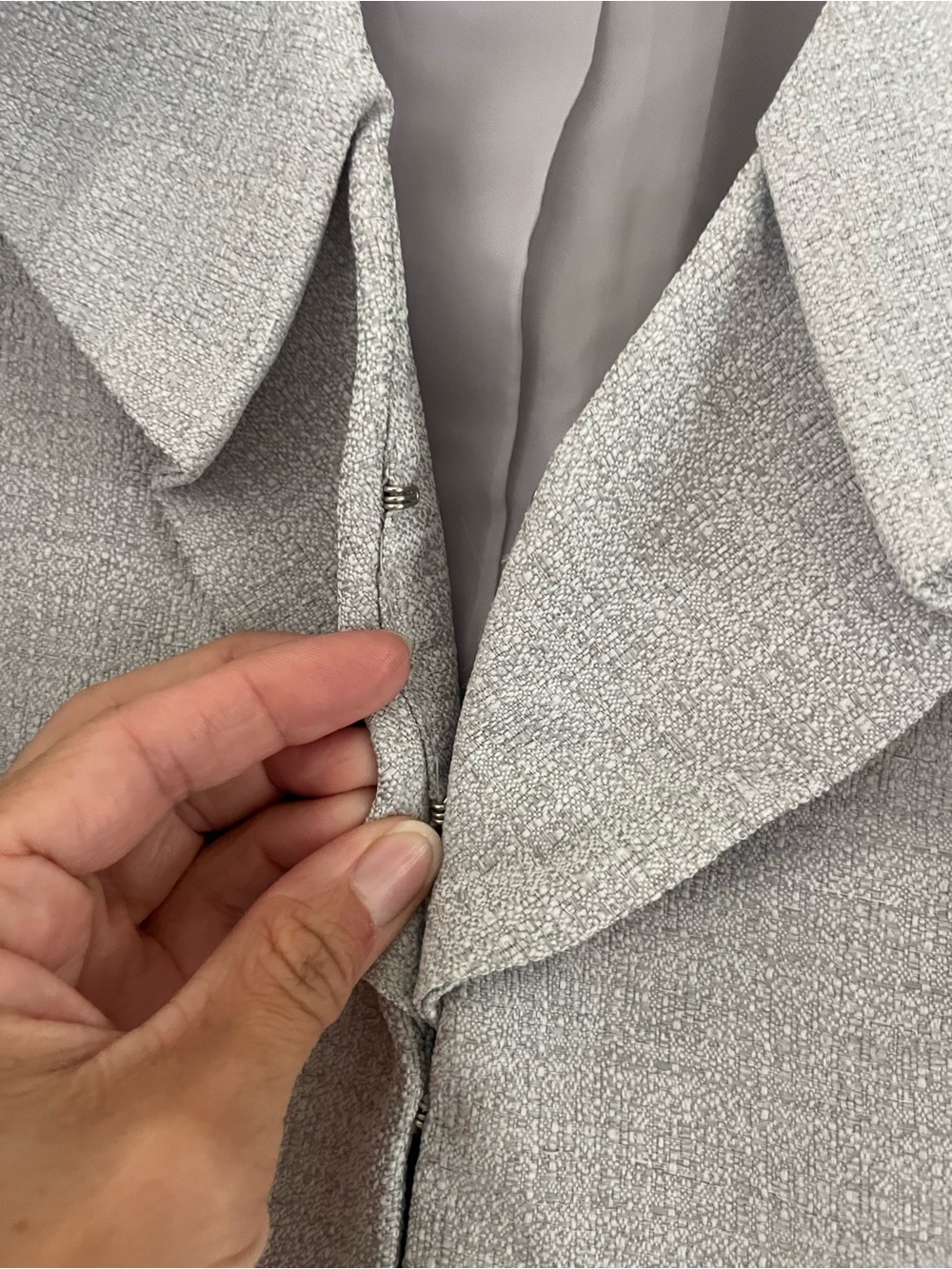 Le Suit Light Gray Ruffled Collar Blazer - Picture 3 of 7
